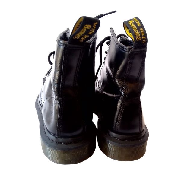 101 6 Hole Mono Black Smooth Leather | 5 UK
