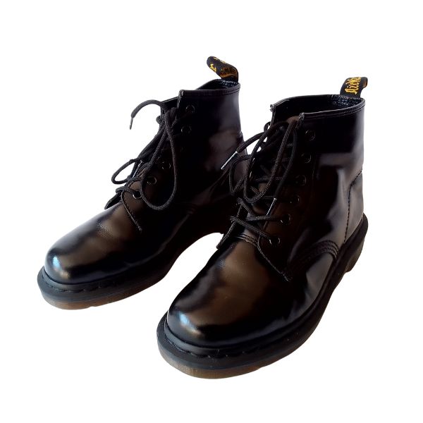 101 6 Hole Mono Black Smooth Leather | 5 UK