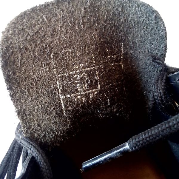 101 6 Hole Mono Black Smooth Leather | 5 UK