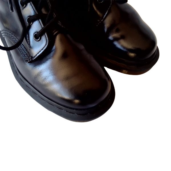 101 6 Hole Mono Black Smooth Leather | 5 UK