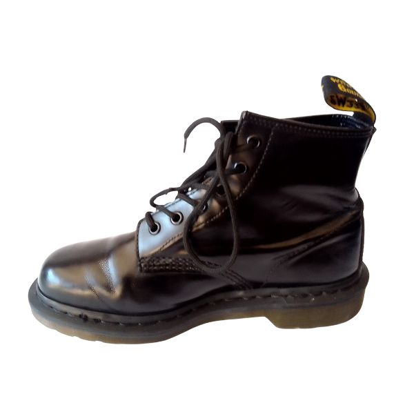 101 6 Hole Mono Black Smooth Leather | 5 UK