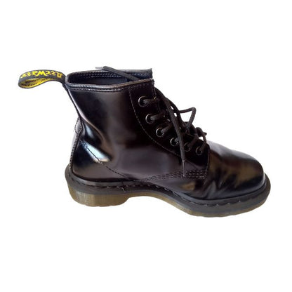 101 6 Hole Mono Black Smooth Leather |  5 UK